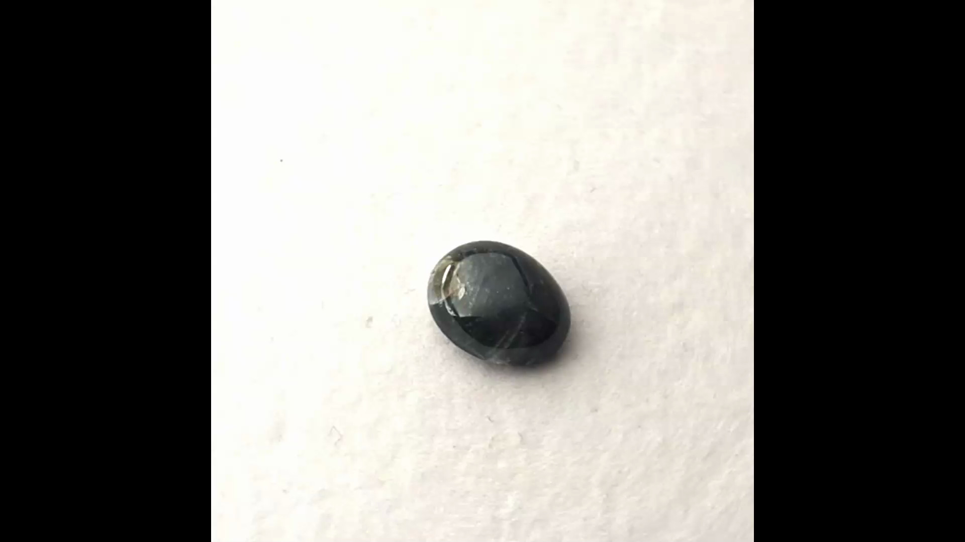 Luonnon safiiri 21,4 ct ovaali