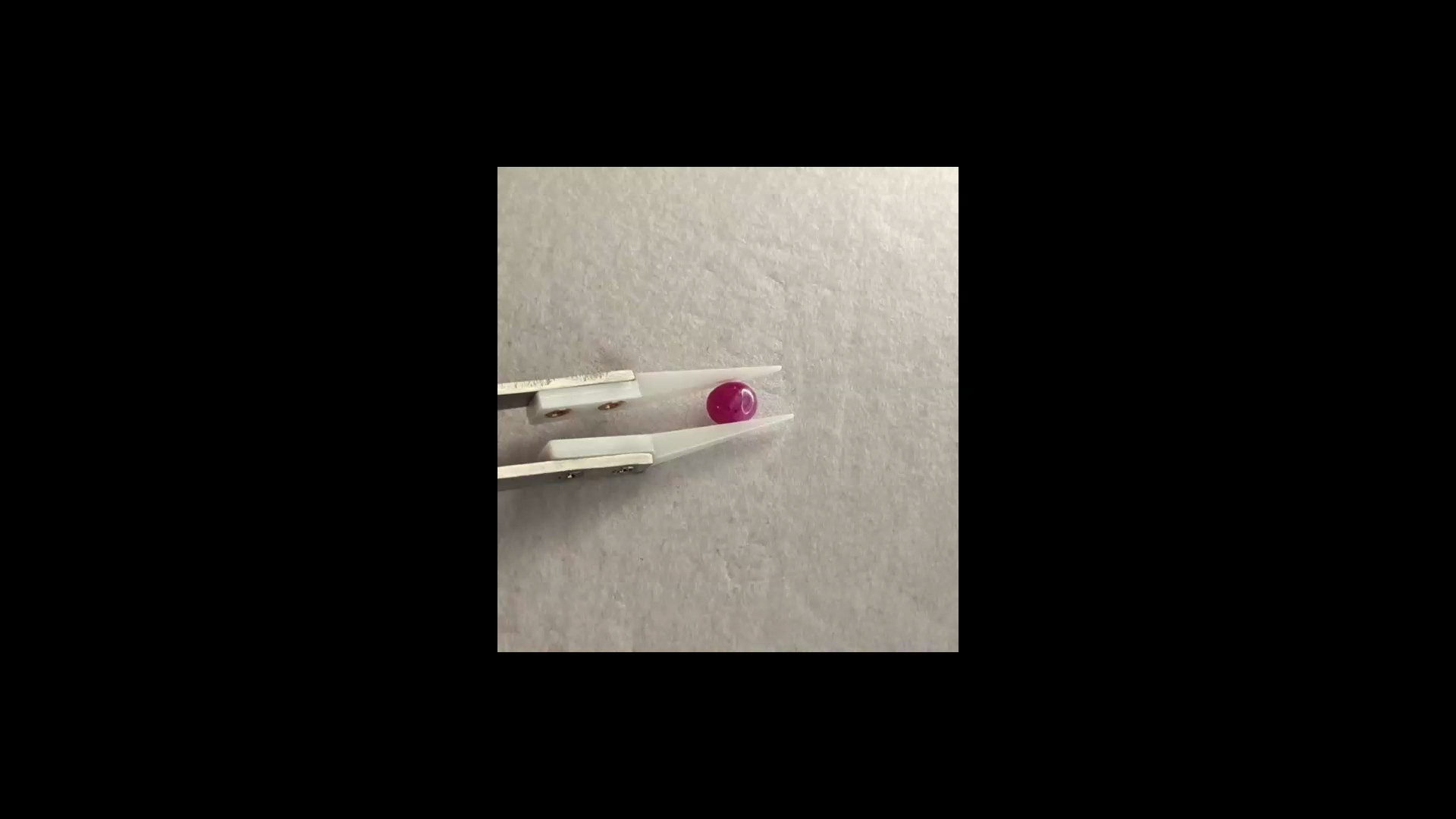 Natural Sapphire 2,1ct color enhanced