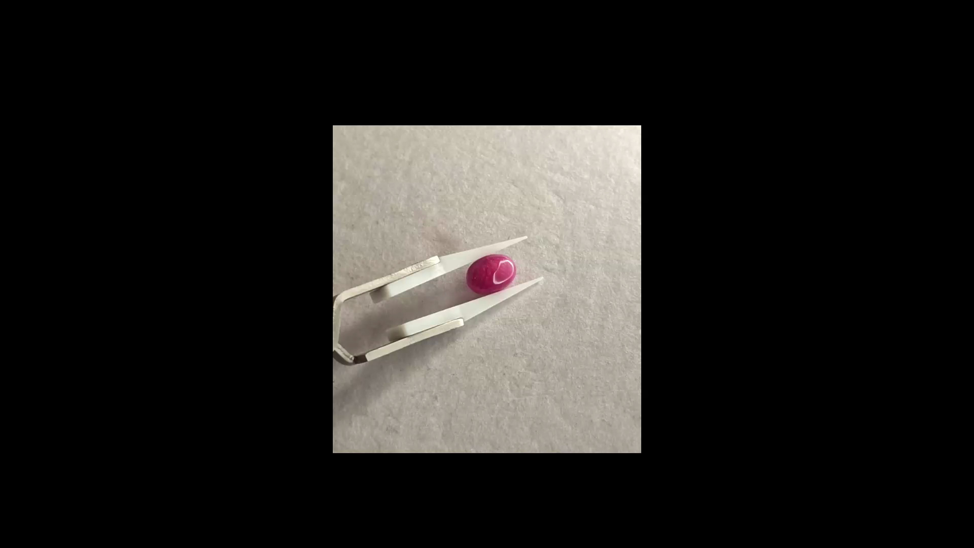 Luonnon safiiri 7,70ct väri käsitelty