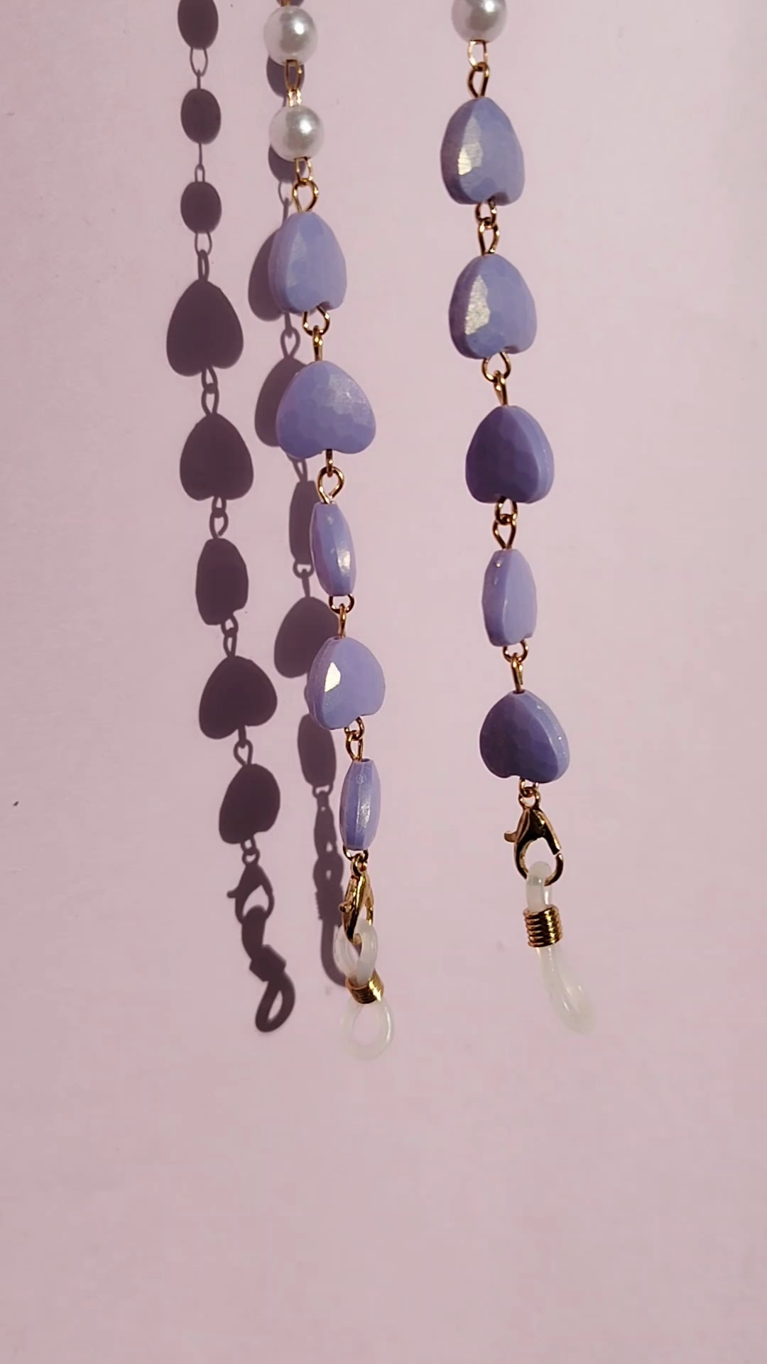 Silmälasiketju, liilat sydämet