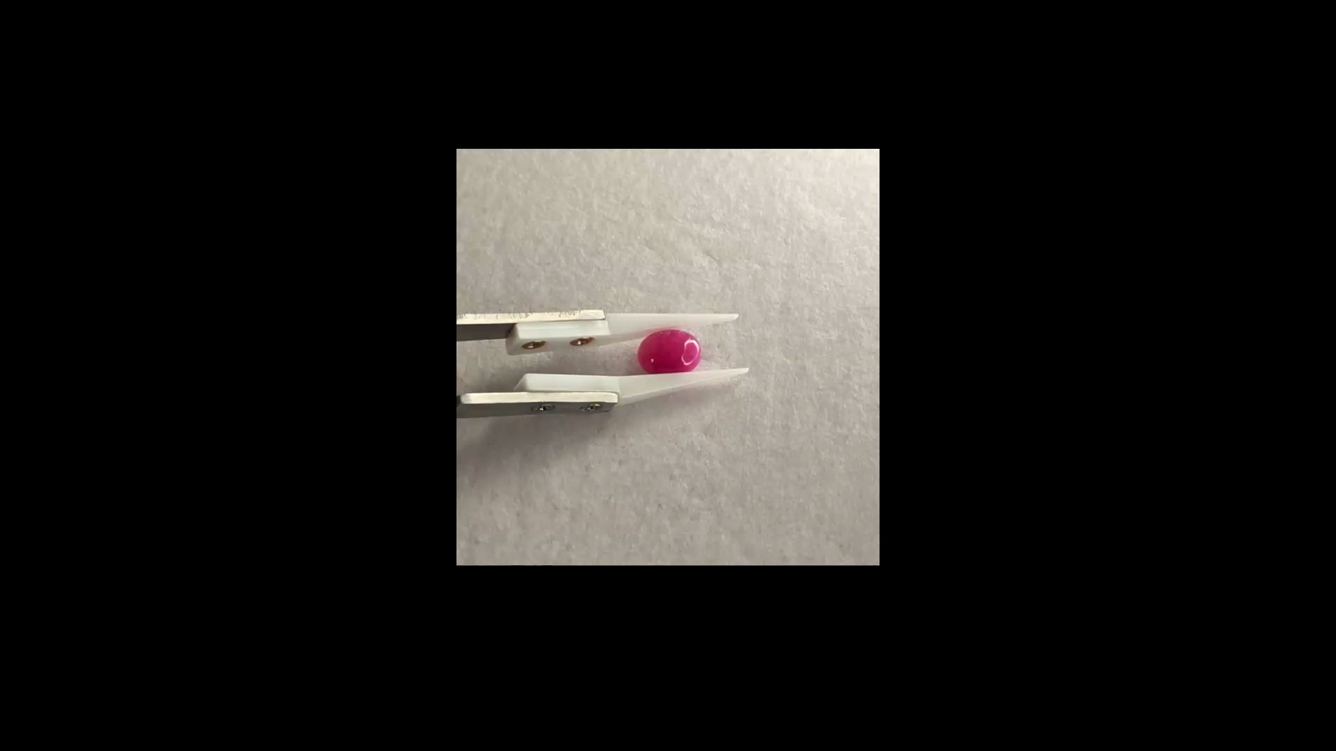 Natural Sapphire 4,7ct color enhanced